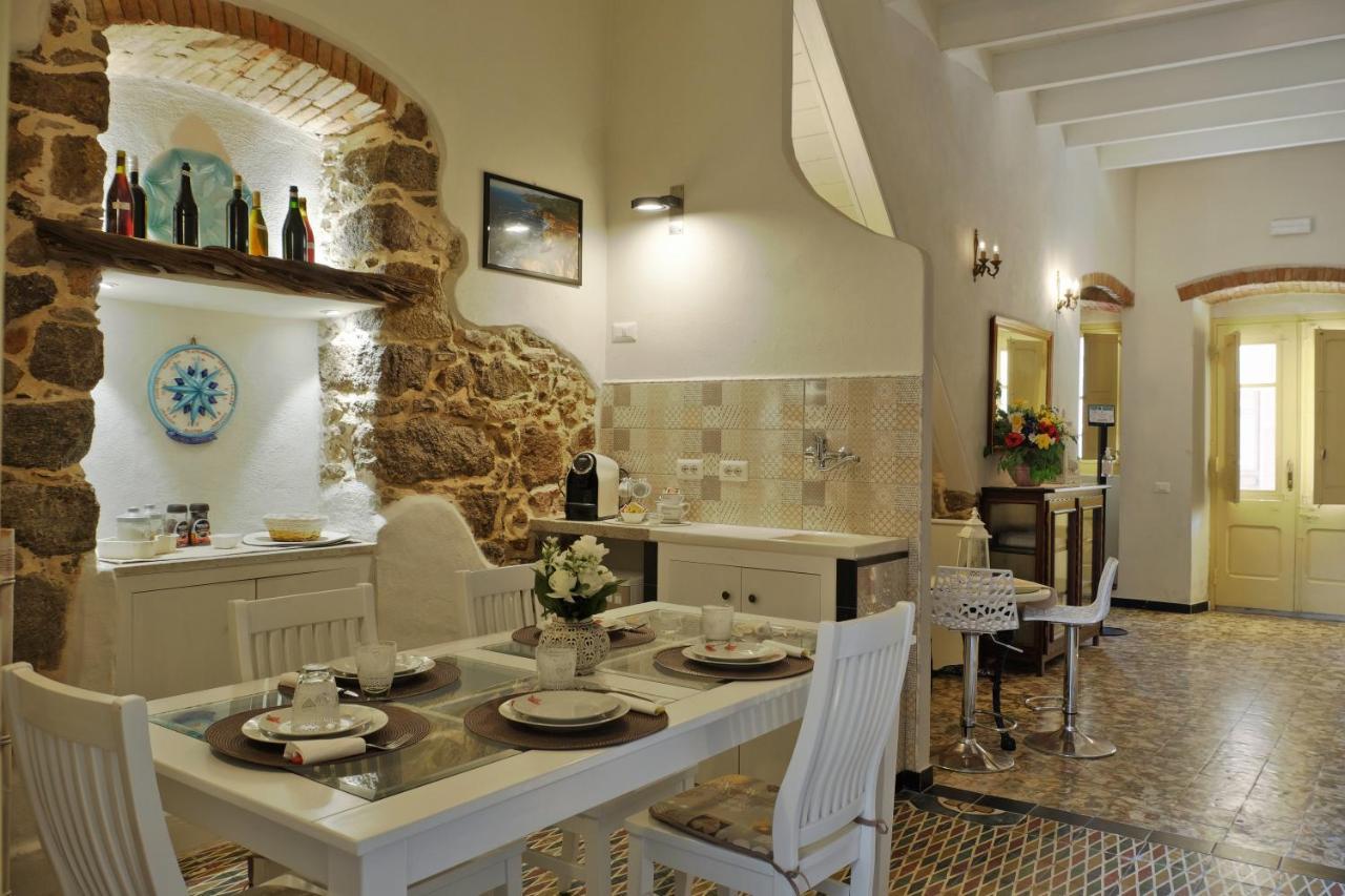 Bed and Breakfast Domo Sa Barra SantʼAntìoco Exterior foto