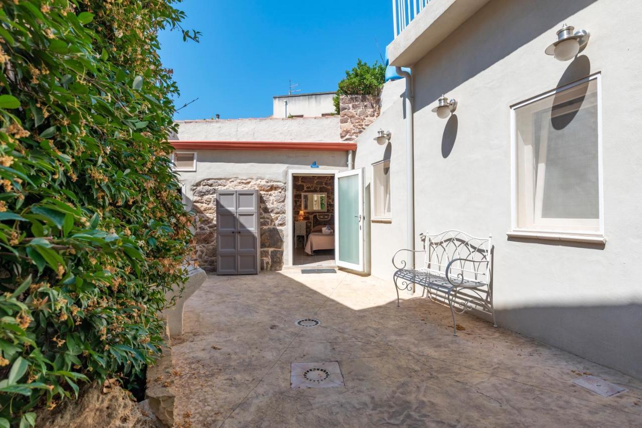 Bed and Breakfast Domo Sa Barra SantʼAntìoco Exterior foto